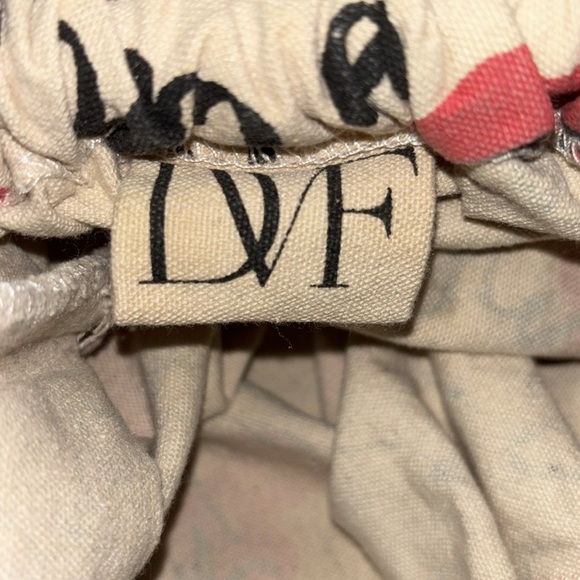 Diane Von Furstenberg (DVF)  Sara Balloon Tote Stylish Red and Cream Women's Bag - Picture 8 of 12